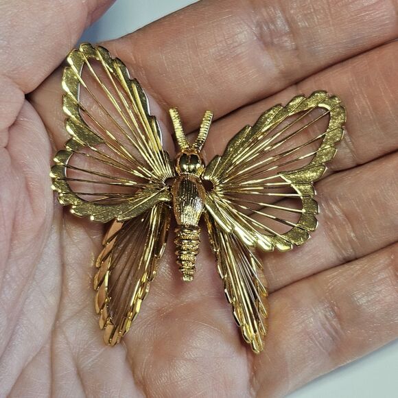Monet Jewelry - **Sale** Vintage MONET Gold Tone Butterfly Pin Brooch Shiny Wire Wings Signed